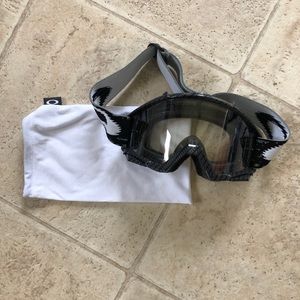 | OAKLEY | Men’s Proven MX Goggles
